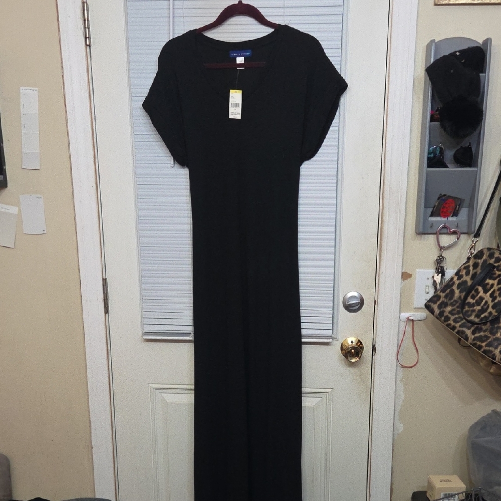Simply Styled Elegant Black Maxi Dress With Tie At Waist